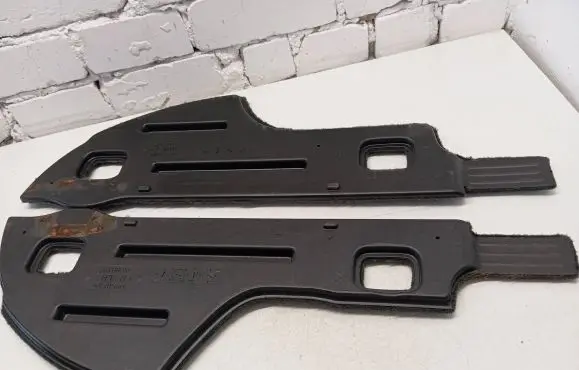 Mitsubishi Endeavor Trunk/boot lower side trim panel MR951340