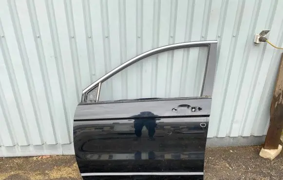 Honda CR-V Front door
