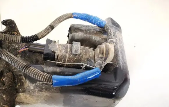 Opel Zafira B Windscreen/windshield washer pump 24439254