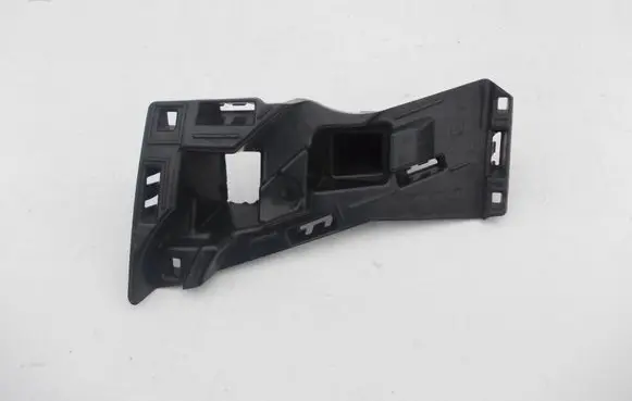 Skoda Fabia Mk3 (NJ) Front bumper mounting bracket 6V0807724