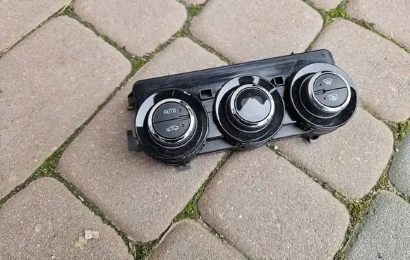 Opel Adam Interior fan control switch 13468064-