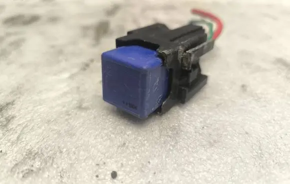 Renault Trafic III (X82) Other relay 252300973R 12V70A 411804