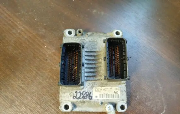 Opel Corsa D Engine control unit/module 55557933 0261208940