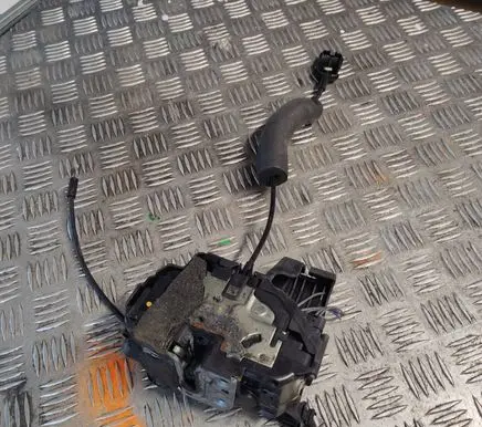 Renault Megane III Front door lock 805030002R