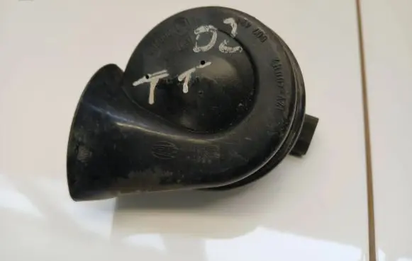 Audi TT Mk1 Horn signal A28657625