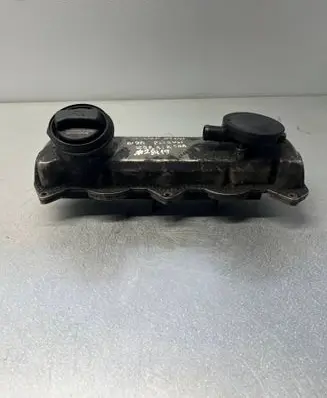 Volkswagen Golf IV Rocker cam cover 038103469