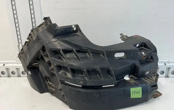 Front bumper mounting bracket