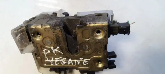 Renault Megane I Front door lock
