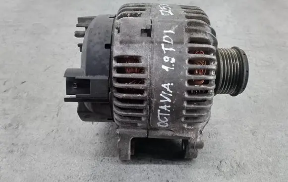 Skoda Octavia Mk2 (1Z) Generator/alternator 021903026L