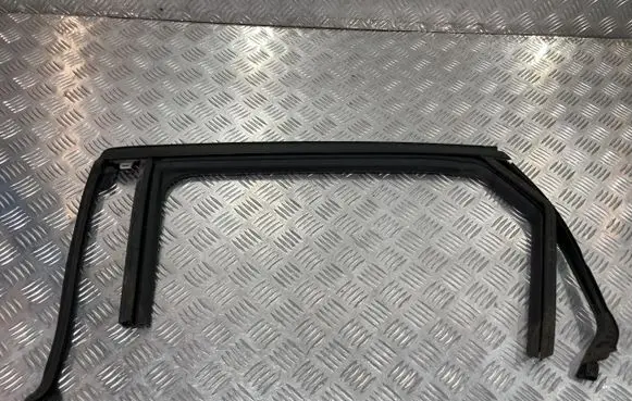 Citroen DS3 Rear door window/glass frame 9820824380