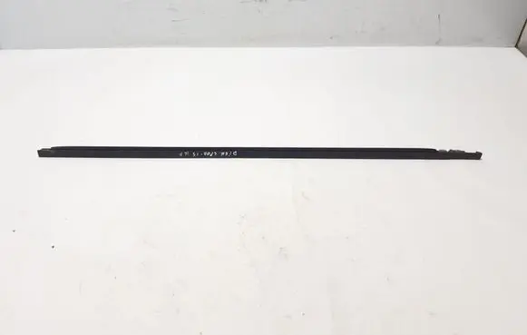Land Rover Discovery Sport Front door glass trim molding