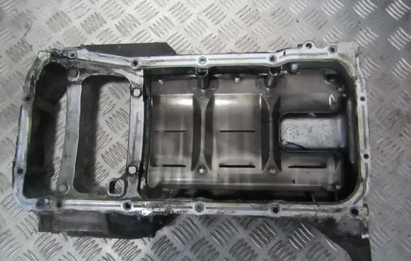 Nissan Almera Tino Oil sump
