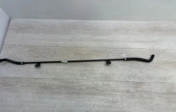 Engine coolant pipe/hose