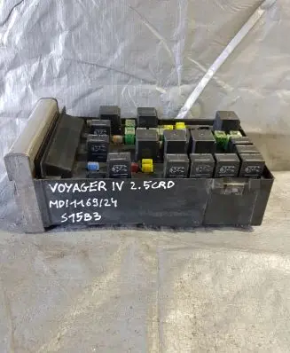 Chrysler Grand Voyager IV Fuse module 04727558AD