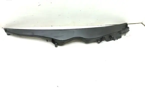 Mercedes-Benz C W203 Wiper trim 2038300813