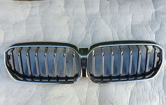 BMW 5 G30 G31 Front grill 9464219