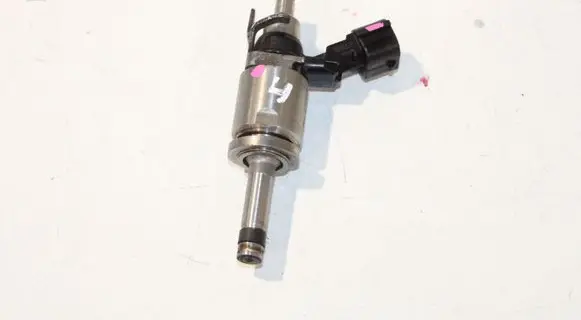 Nissan Qashqai Fuel injector H8201438013