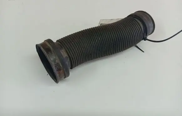 Opel Astra H Air intake hose/pipe 13105267