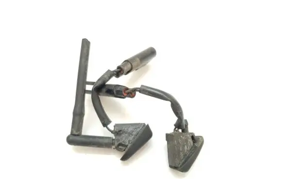 Ford Focus Windshield washer spray nozzle 