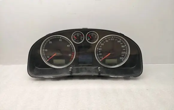 Volkswagen PASSAT B5.5 Speedometer (instrument cluster) 3B0920825A 110080052