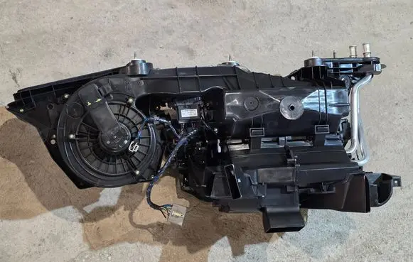 Maserati Ghibli Interior heater climate box assembly 670009118 0701132570 F011500130