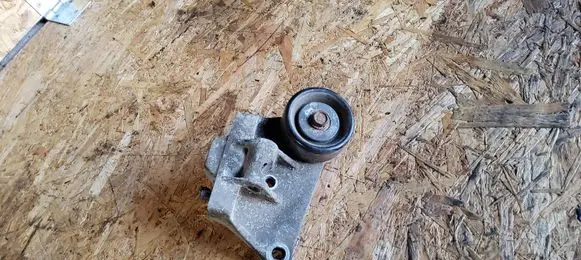 Chrysler Town & Country IV Engine mounting bracket 04861353AA