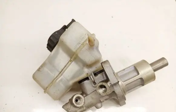 BMW 3 E90 E91 Master brake cylinder 03350886541