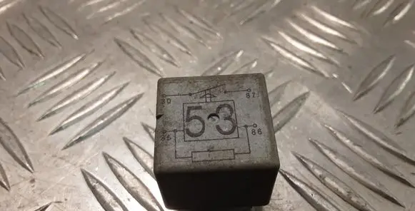 Volkswagen PASSAT B5.5 Other relay 141951253B