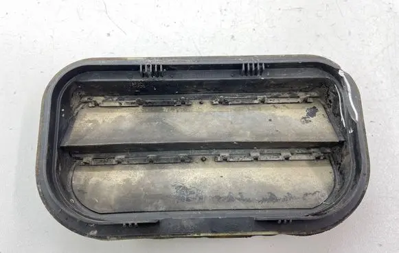 Ford Focus C-MAX Quarter panel pressure vent YF1A54280B62AD