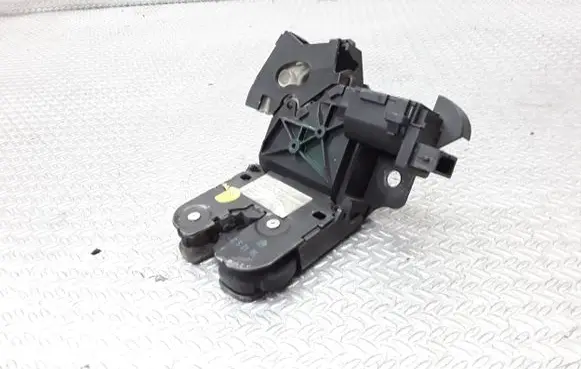 Audi A6 S6 C6 4F Tailgate/trunk/boot lock/catch/latch 8P4827505B