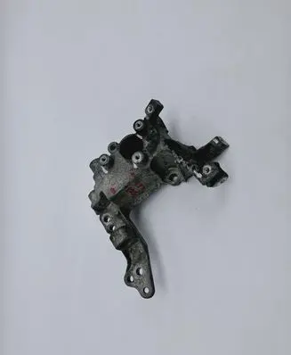 Peugeot 3008 II Generator/alternator bracket 9804121180