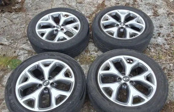 KIA Sorento R19 alloy rim 