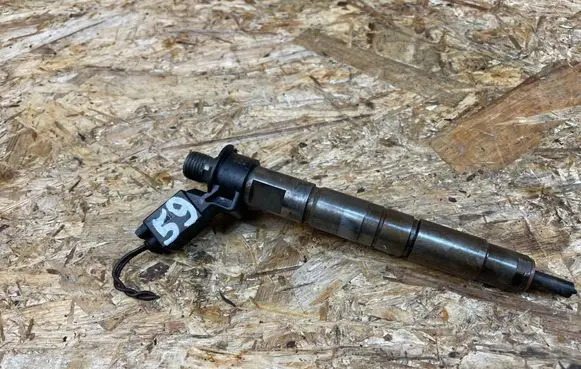 BMW 7 F01 F02 F03 F04 Fuel injector N57D30A 7805428