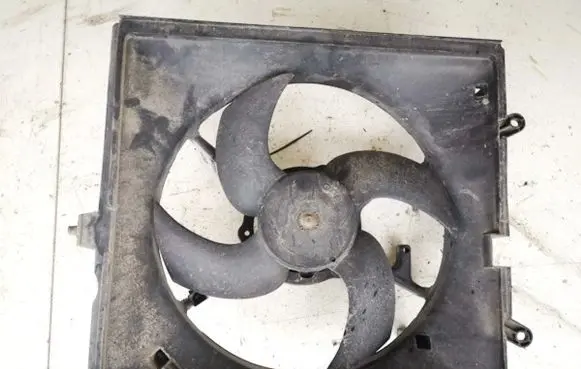 Mitsubishi Carisma Radiator cooling fan shroud etp8223