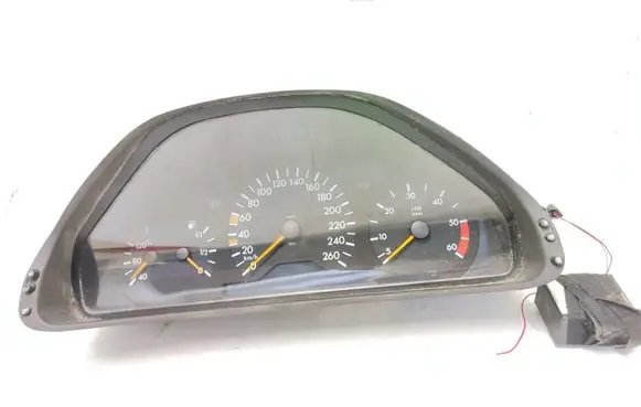 Mercedes-Benz E W210 Speedometer (instrument cluster) 2105409647 84579133 87001345