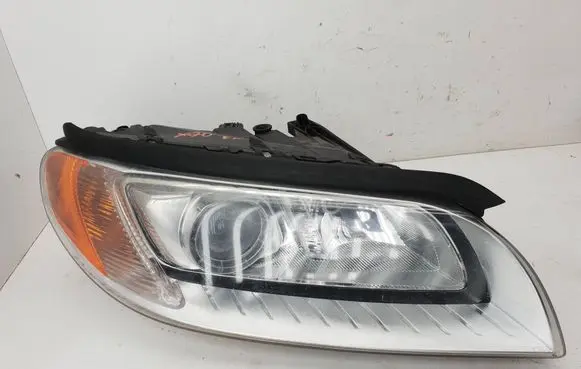 Volvo XC70 Headlight/headlamp 31274771 6337200000