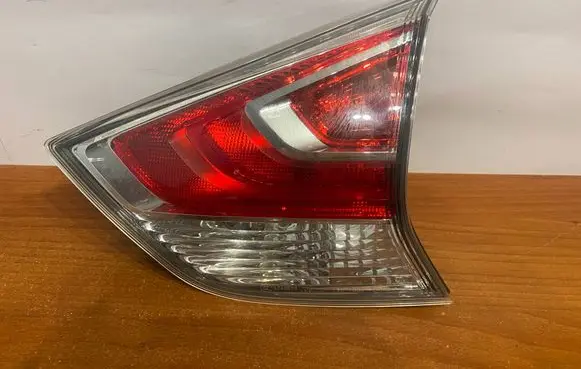 Nissan X-Trail T32 Tailgate rear/tail lights A049628