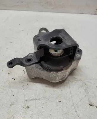 Toyota Prius (XW20) Engine mount bracket
