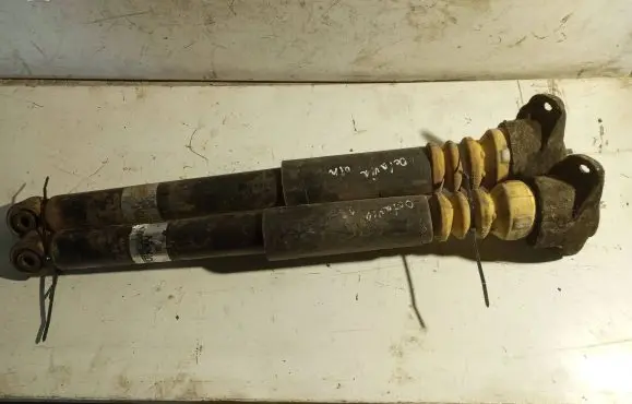 Skoda Octavia Mk2 (1Z) Rear shock absorber/damper