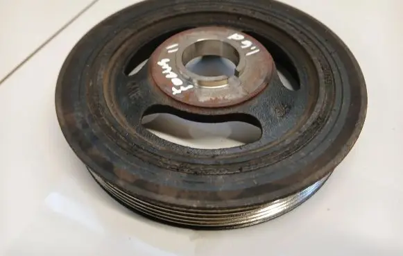 Ford Focus Crankshaft pulley E110124a
