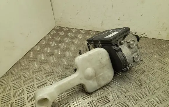 Tesla Model X Master brake cylinder 104552300C