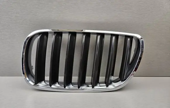 BMW X3 E83 Front bumper upper radiator grill 3420087 51113420087