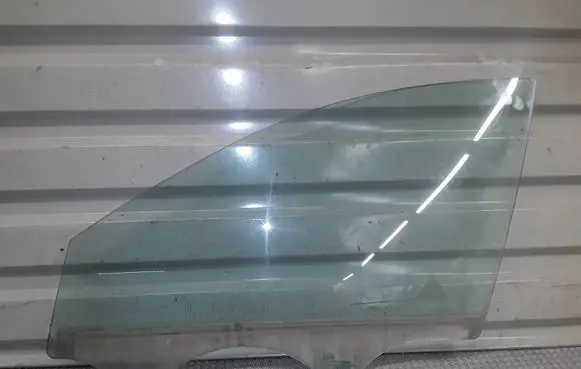 Hyundai Sonata Front door window glass four-door 