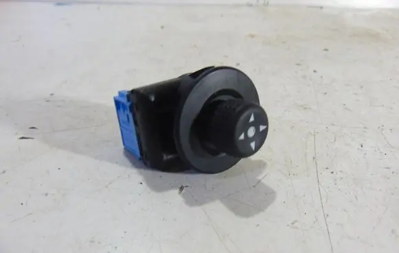 Peugeot 407 Wing mirror switch