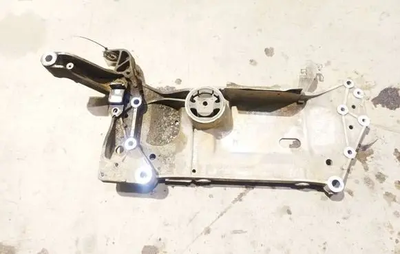 Volkswagen Golf V Front subframe