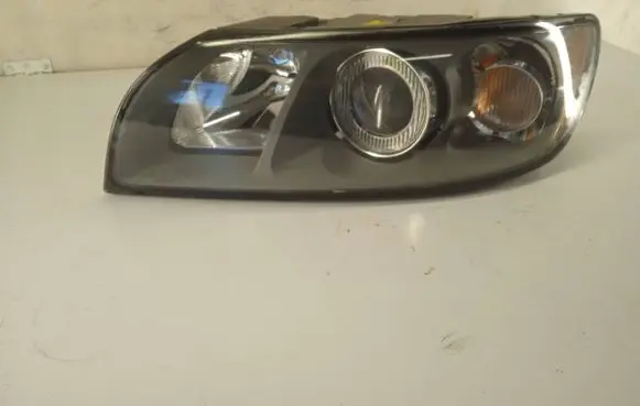 Volvo V50 Headlight/headlamp 30678912 0301198203