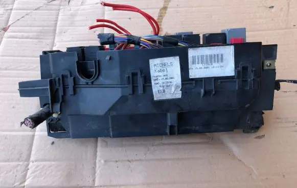 Ford Puma Fuse module 2M5T14A073BE