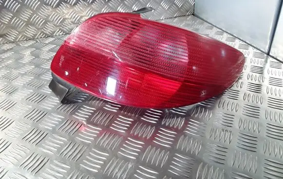 Peugeot 206 Rear/tail lights 2531