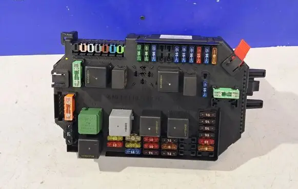 Mercedes-Benz S W221 Fuse module A2215402250 A2215451632