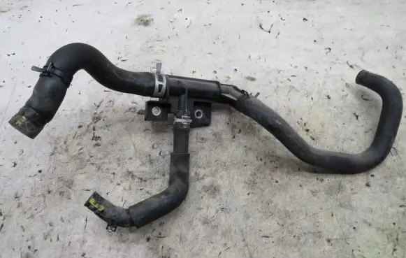Mazda CX-5 Engine coolant pipe/hose
